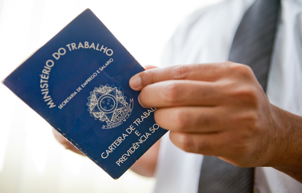 Ir para  <p>O Minist&eacute;rio do Trabalho orientou a Funda&ccedil;&atilde;o Ga&uacute;cha de Trabalho e A&ccedil;&atilde;o Social (FGTAS) a suspender os encaminhamentos da Carteira de Trabalho e Previd&ecirc;ncia Social...